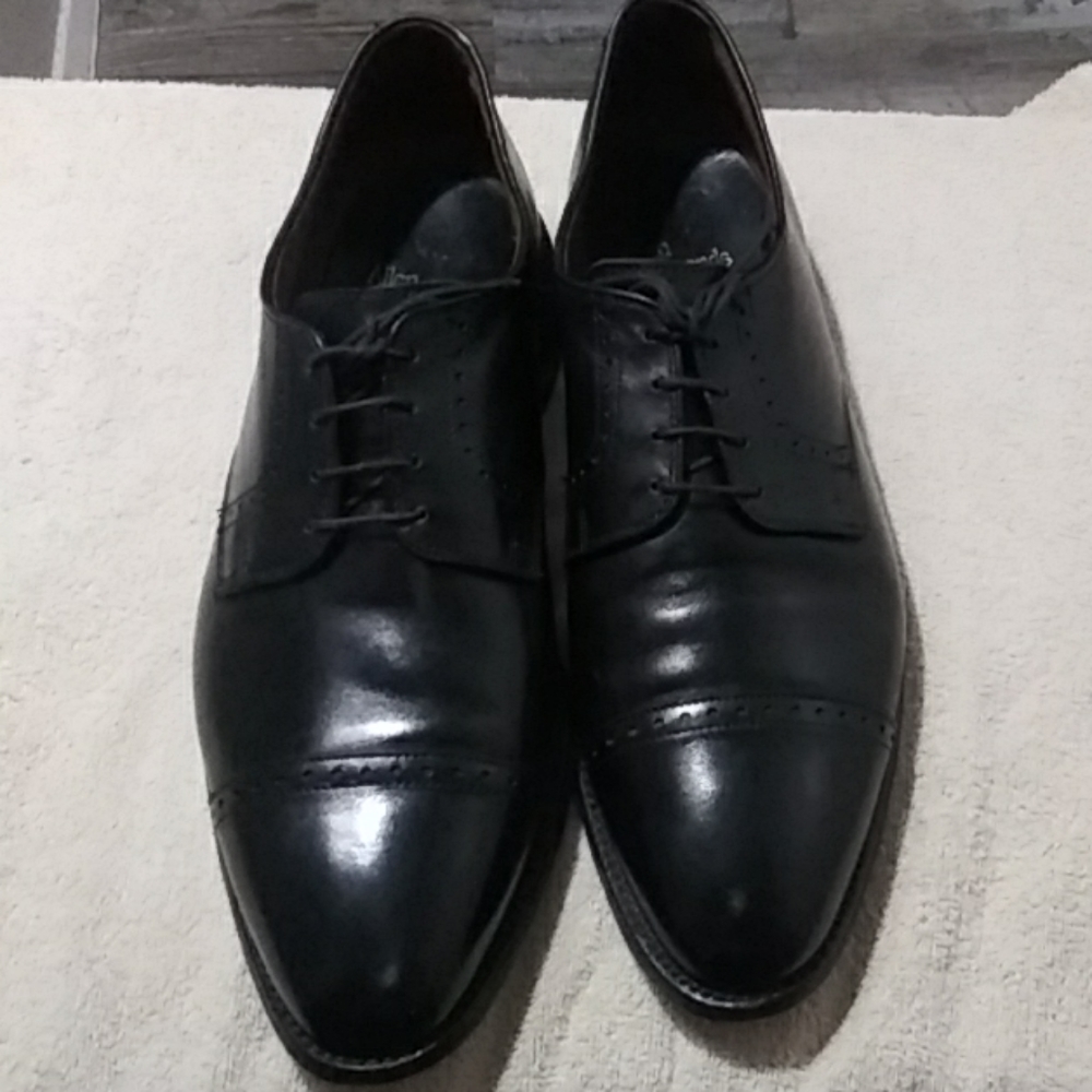 Allen Edmonds Clifton